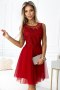 CATERINA Kobieca sukienka z gipiurą i delikatnym tiulem - czerwona