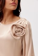 Giana - satynowa bluzka z różą i rękawem 3/4 - beżowy