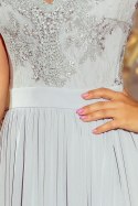 LEA długa suknia bez rękawków z haftowanym dekoltem - srebrna