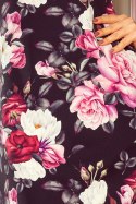 NEVA Trapezowa sukienka z rozkloszowanymi rękawkami - czarna w kwiaty